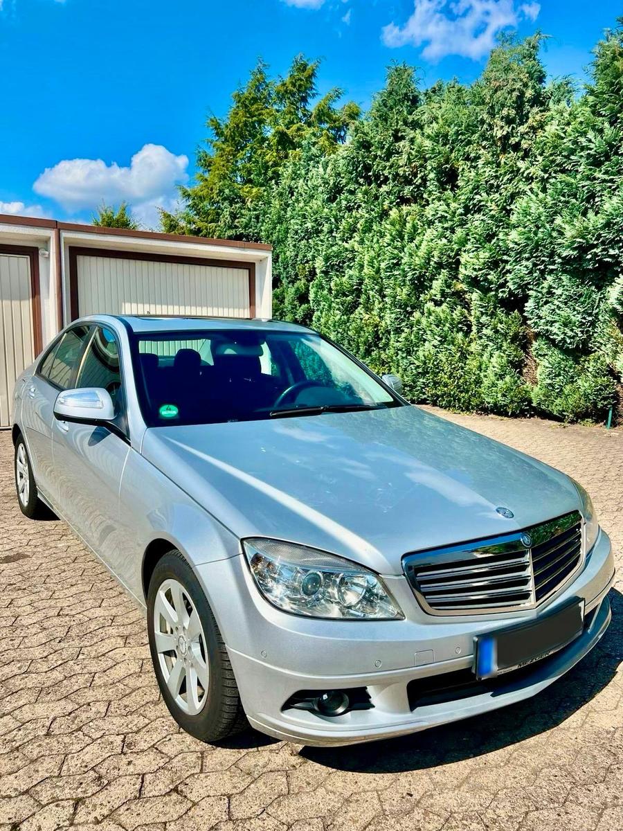 Mercedes-Benz C 230