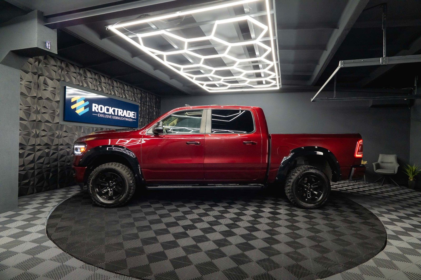 Fahrzeugabbildung Dodge RAM 5.7 V8 HEMI 4x4 NIGHT LARAMIE *Unfallfrei*