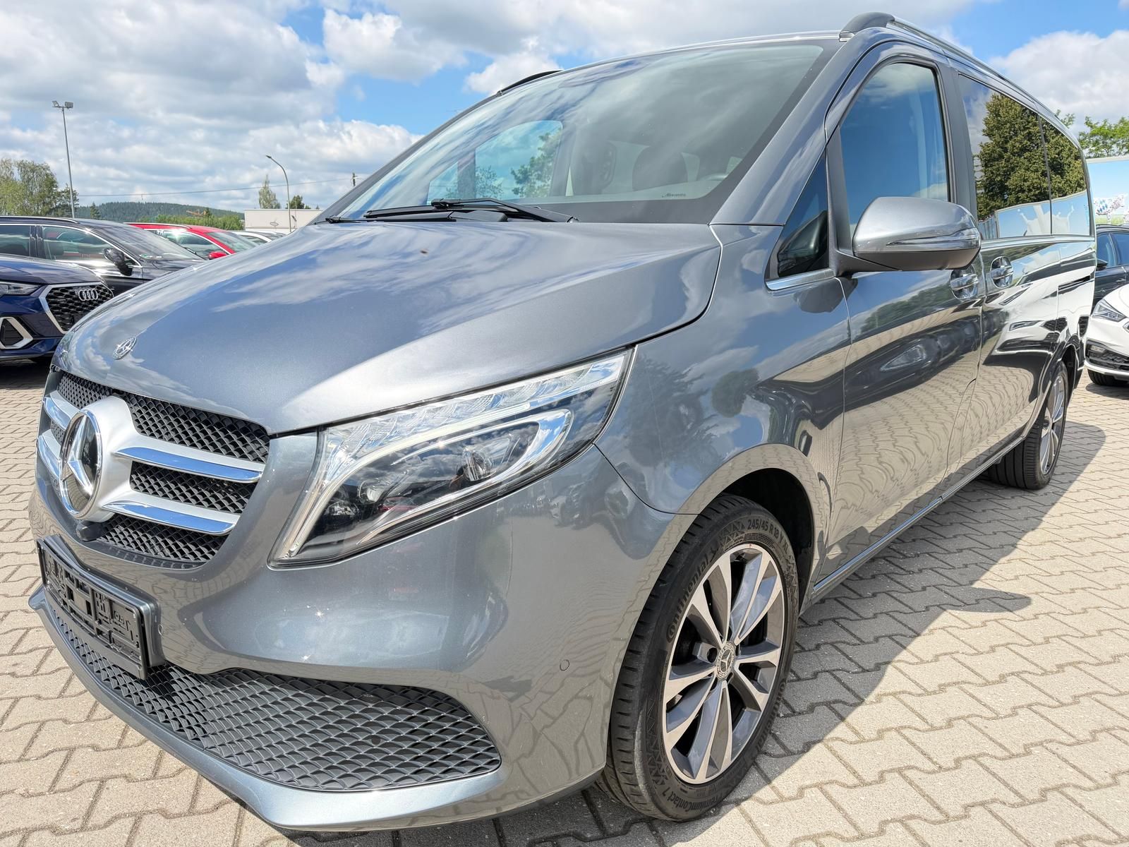 MERCEDES-BENZ V 300 Lang EDITION LED AHK 360°Navi Leder 7Sitze