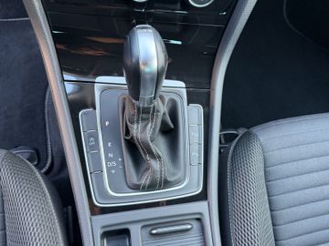 Volkswagen Golf - 11