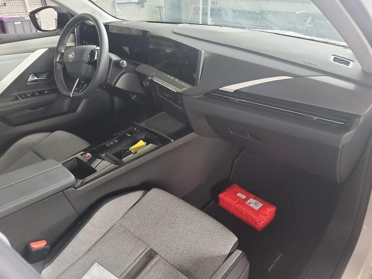 Fahrzeugabbildung Opel Astra L Lim. 1.2T ELEGANCE NAVI/LED/KAMERA/SPORT
