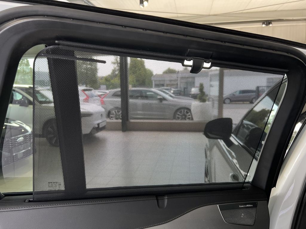 Volvo XC90 T8 Ultimate Dark Recharge AWD UPE101K B&W