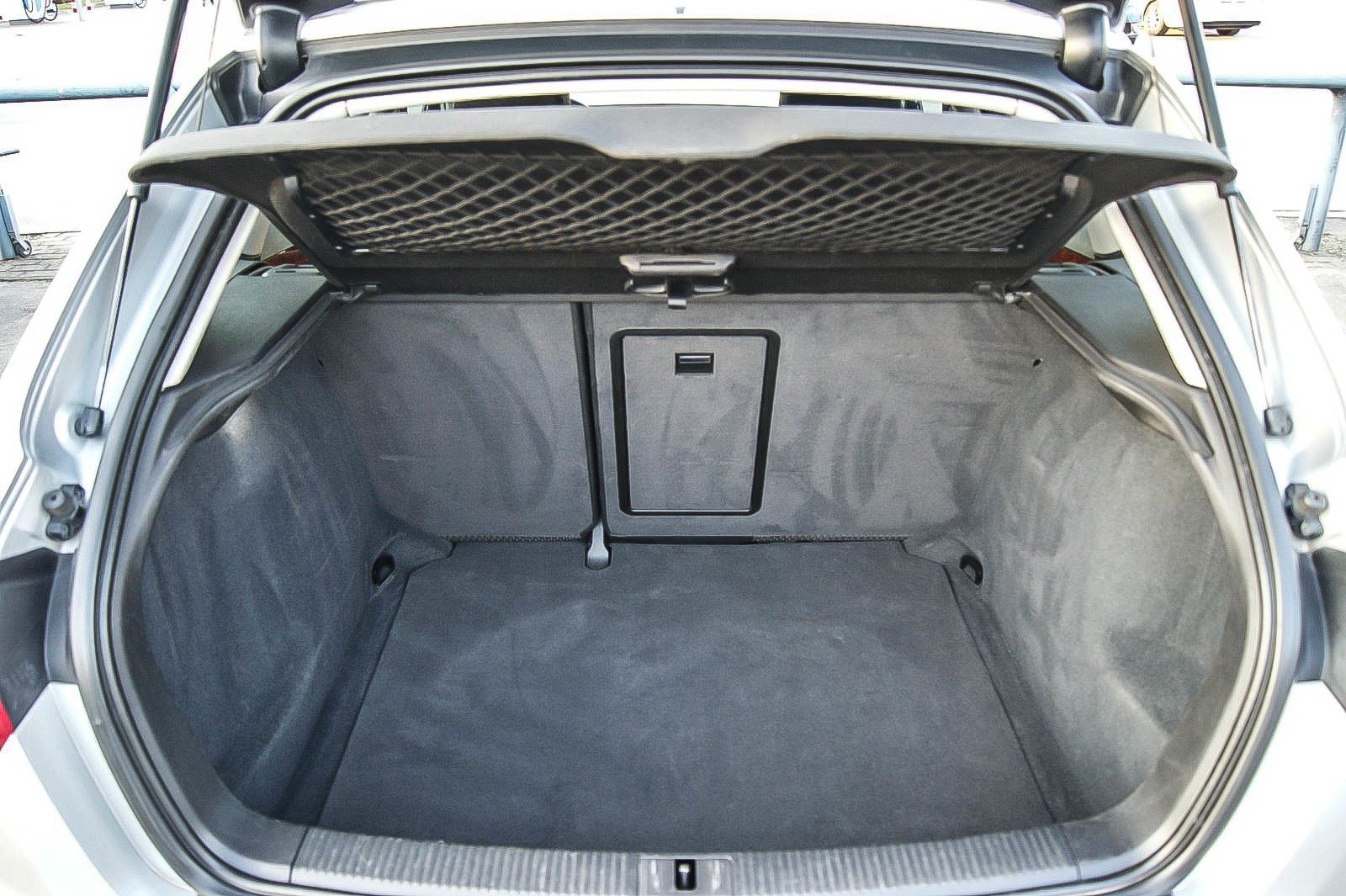 Fahrzeugabbildung Audi A3 Sportback 20TDI S-LINE DSG XENON NAVI SPORT