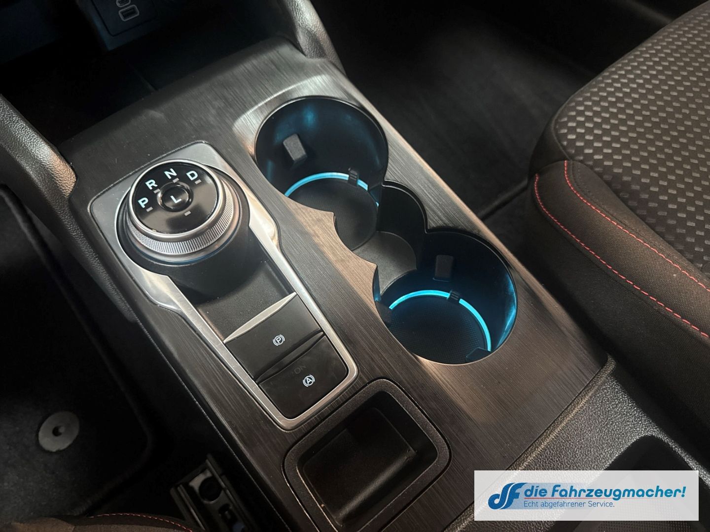 Fahrzeugabbildung Ford Focus Turnier ST-Line Navi LED ACC Apple CarPlay