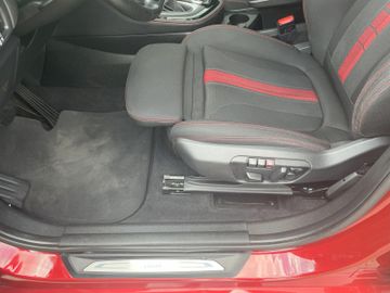 BMW 220i Active Tourer Sport Line*Automatik*PDC*BT*