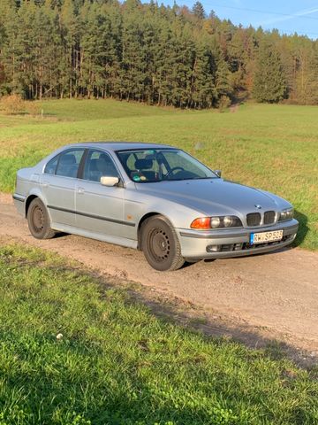 BMW E39 523i Limousine 