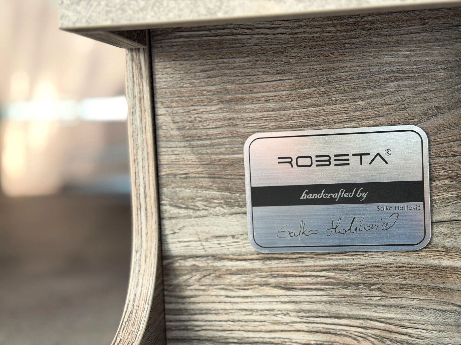 Fahrzeugabbildung Robeta Adonis - Luxus Campervan mit Aufstelldach