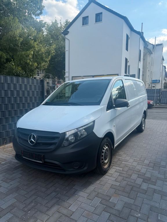 Image of Mercedes-Benz Vito