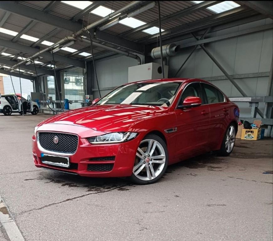 Jaguar XE