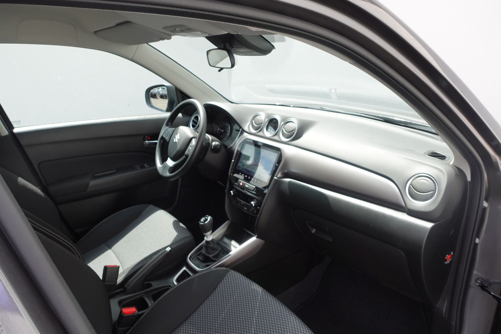 Fahrzeugabbildung Suzuki Vitara 1.4Hybrid Club Navi, Kamera,PDC,LED