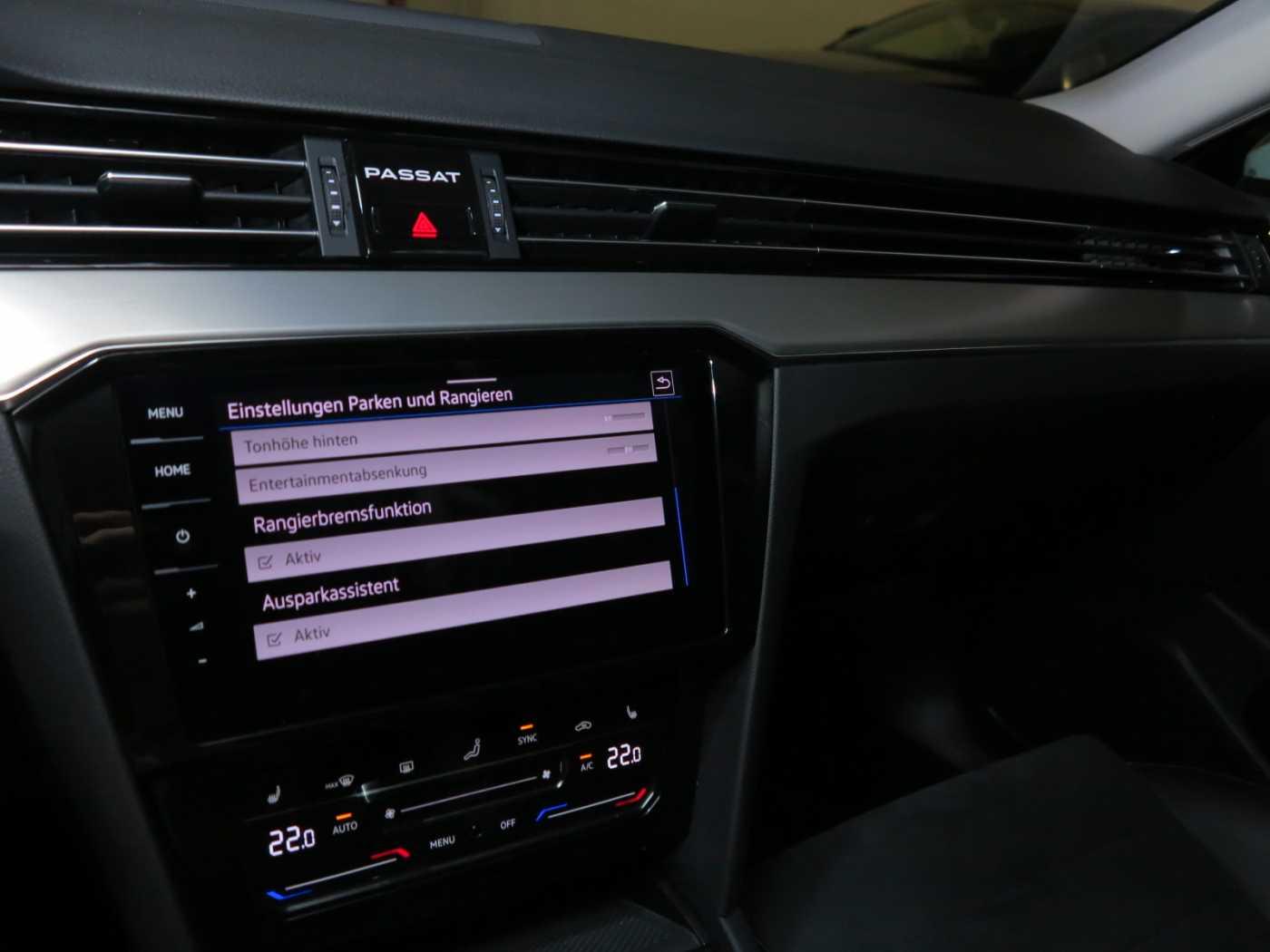 Volkswagen Passat Variant 2.0 TDI SCR DSG7 Elegance Navi