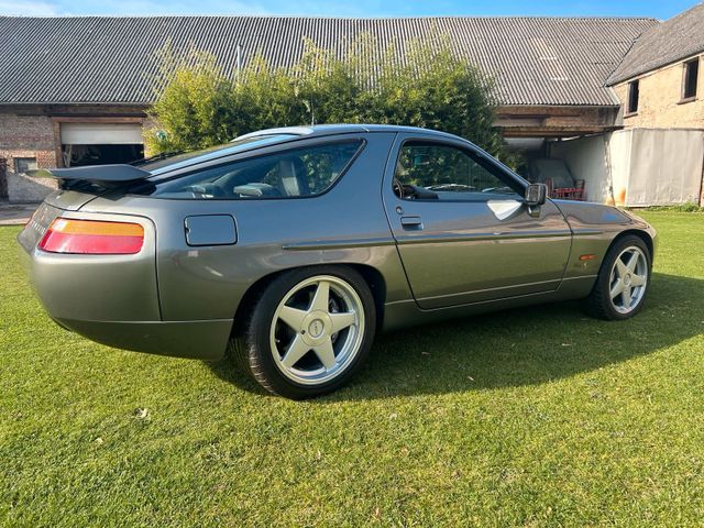 Porsche 928 S4 Oldtimer aus Sammlung