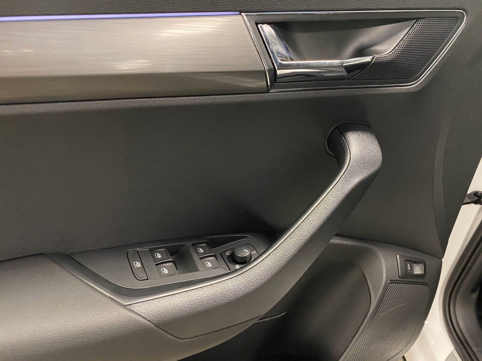 Fahrzeugabbildung SKODA Karoq 1.5 TSI DSG STYLE+LED+NAVIGATION+ACC+17"++