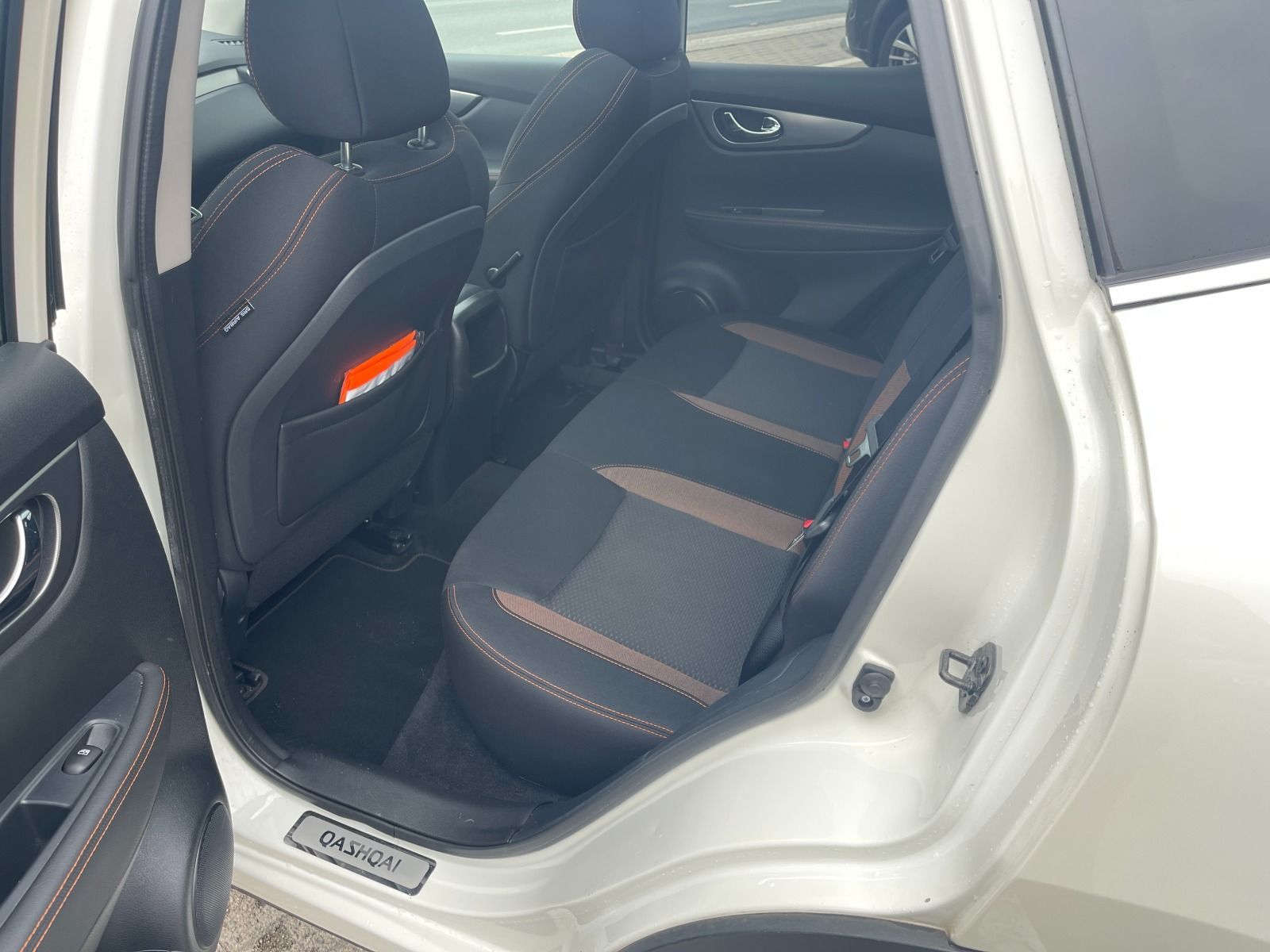 Fahrzeugabbildung Nissan Qashqai 1.3 DiG-T N-Motion AHK/360° Kamera/LED