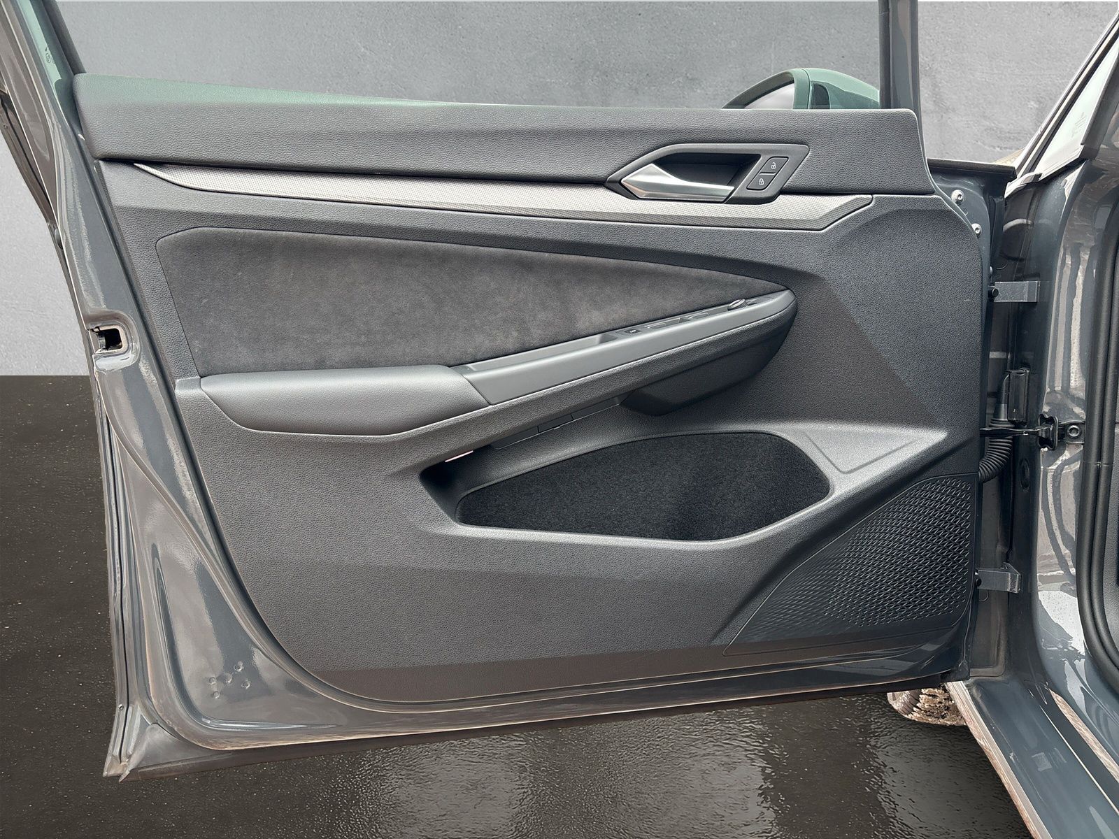 Fahrzeugabbildung Volkswagen Golf 1.5 eTSI Style AHK HuD ACC Kamera Memory