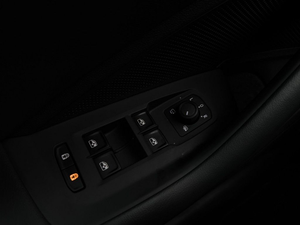 Volkswagen Passat Variant - Bild 12