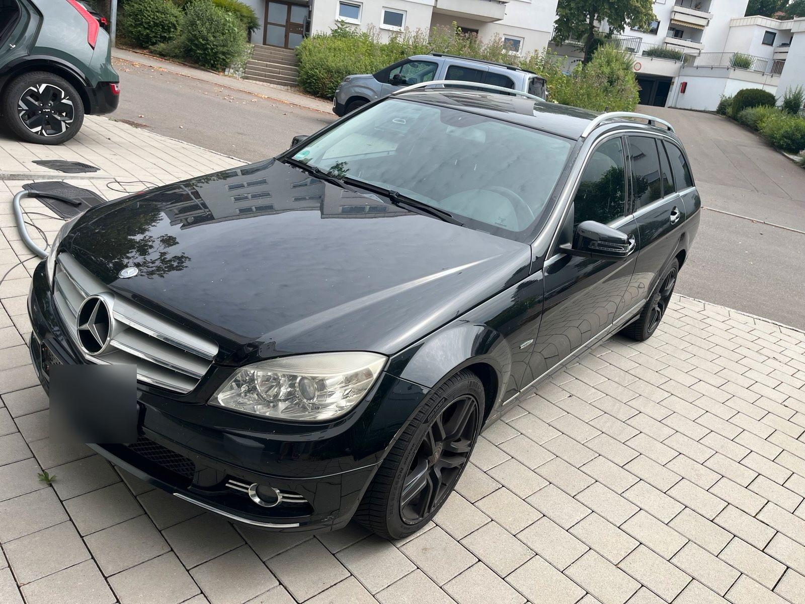 Mercedes-Benz C200 2009 — rear view