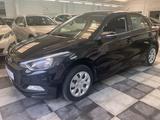 Hyundai i20 1,4i, Autom.Trend.PDC,Navi TT,1.Hd.,Tüv28 - Hyundai i20: Schwarz