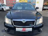 Skoda Octavia 2.0 TDI Combi RS DSG Klima PDC SHZ - Skoda Octavia: Schwarz