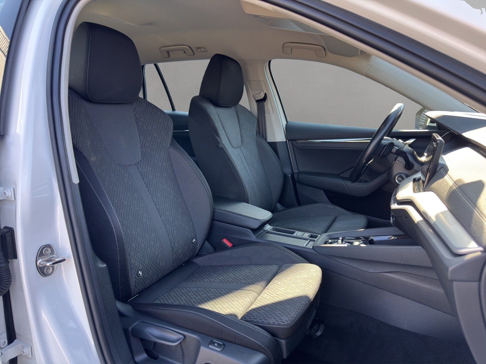 Fahrzeugabbildung SKODA Octavia Combi 2.0 TDI DSG Style/ACC/HUD/VIRTUAL/