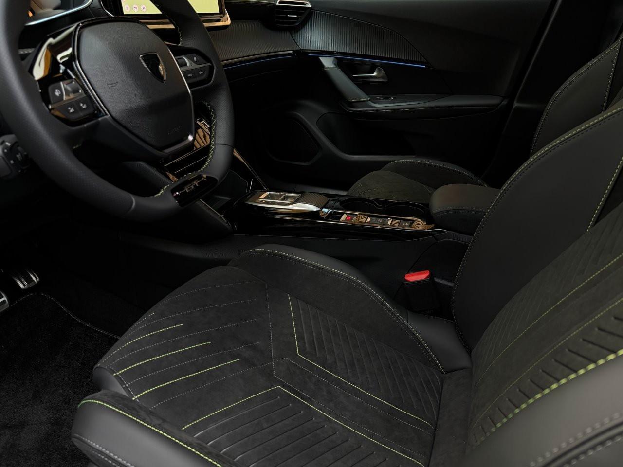 Peugeot 2008 Hybrid 145 GT Exclusive |Schiebedach | 360°