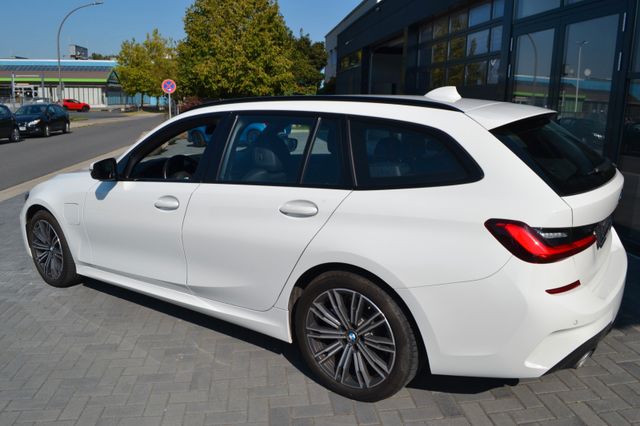 BMW 330 Baureihe 3 Touring 330 e M Sport Leder Top