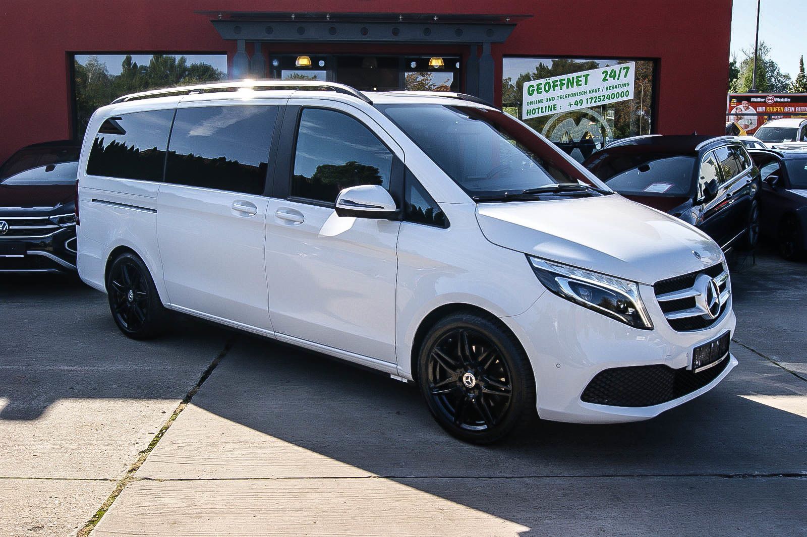 Fahrzeugabbildung Mercedes-Benz V 250 d EDITION AMG MBUX 7-SITZE IQ-LED KAMERA