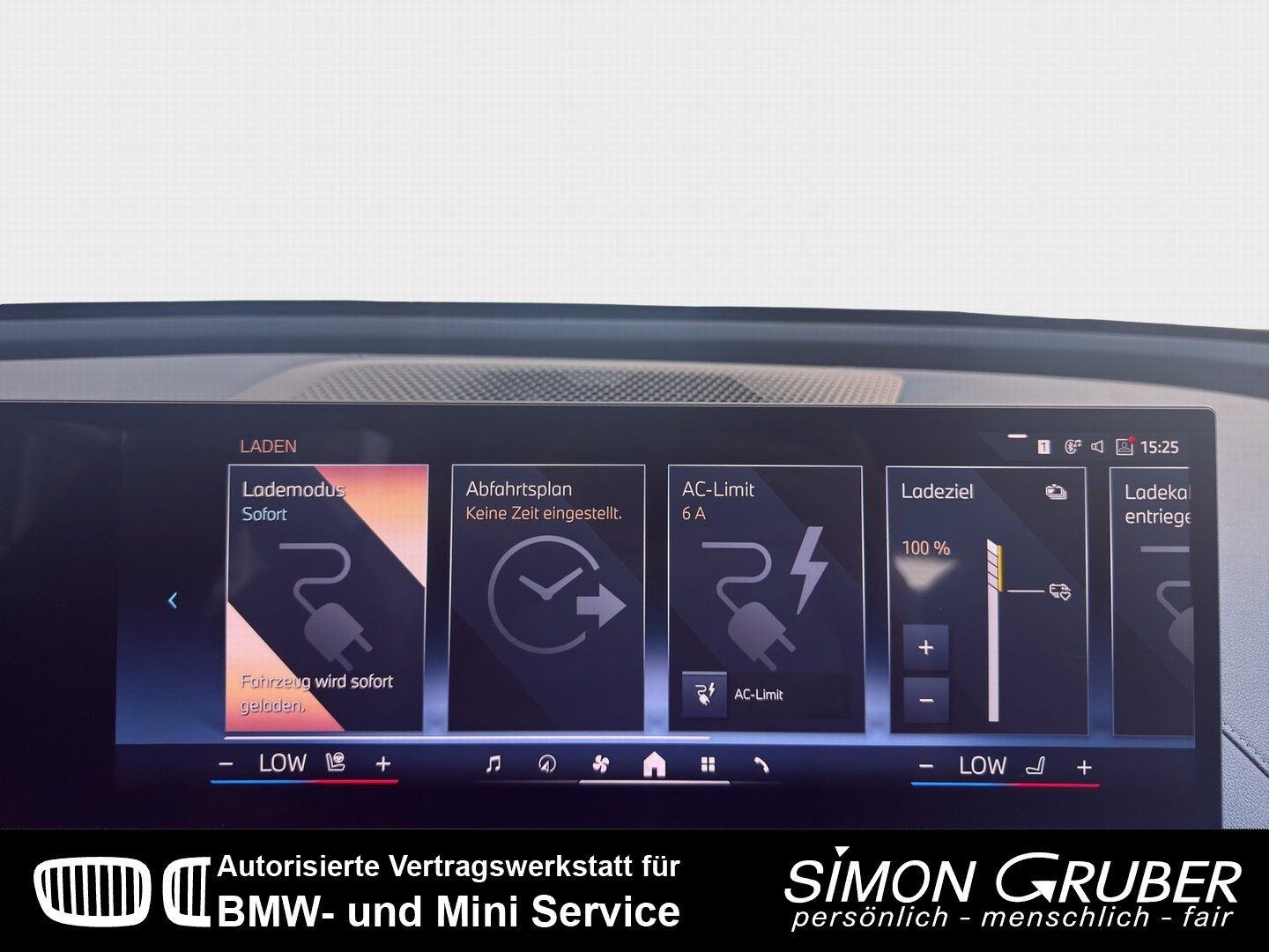 Fahrzeugabbildung BMW iX xDrive50 Sport PanoSky H&K HUD Laser AHK
