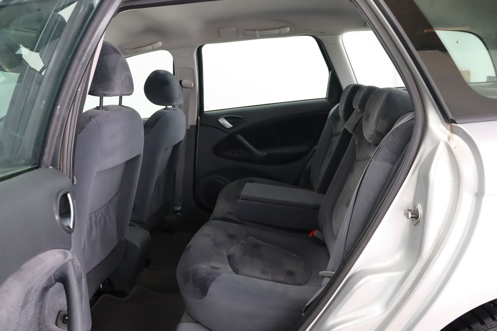 Fahrzeugabbildung Citroën C5 2.0 16V * Klimaautom. * PDC