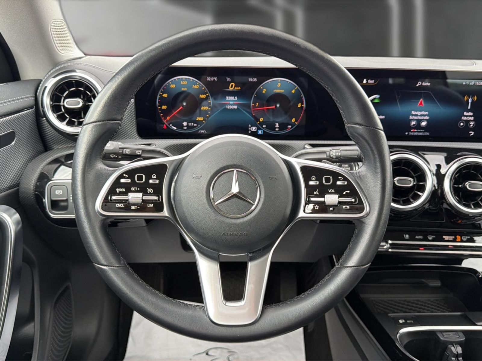 Mercedes-Benz CLA 200d Shooting Brake+1.HAND+LED+KAMERA+MBUX foto 14