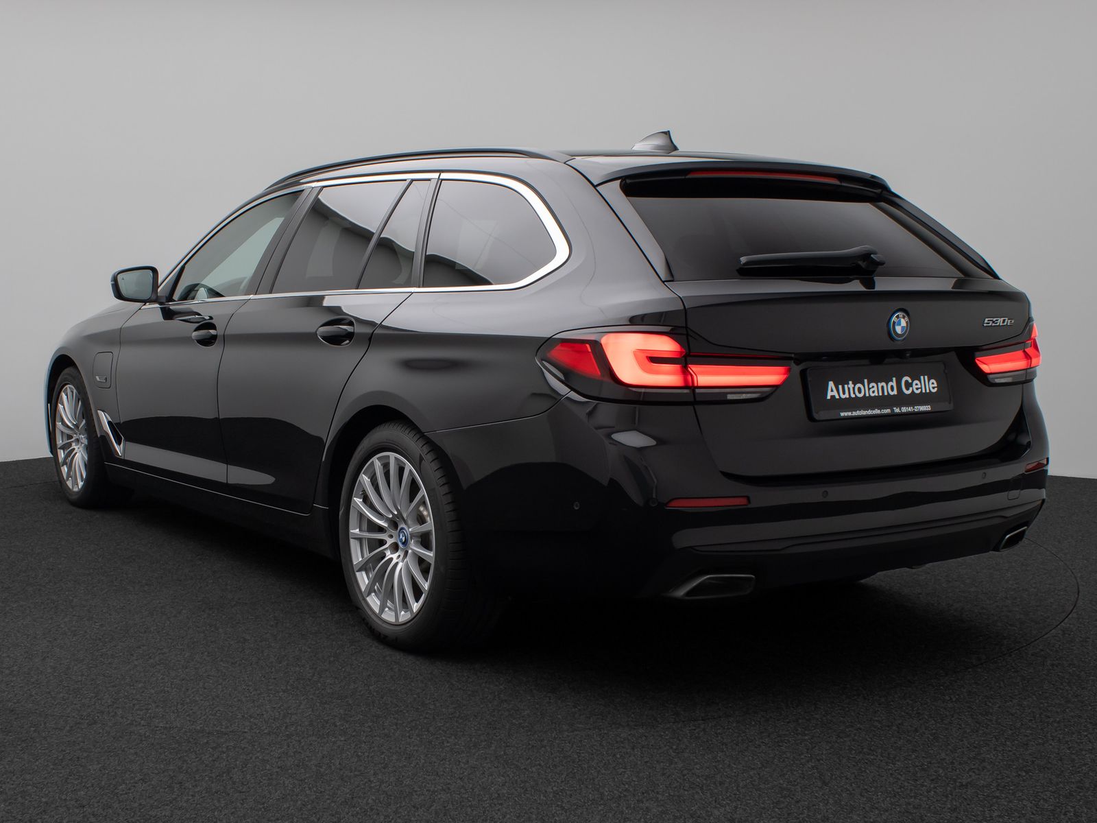 Fahrzeugabbildung BMW 530e Panorama 360°DAB H/K ACC AHK Alarm Leder