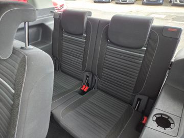 Volkswagen Touran - 10
