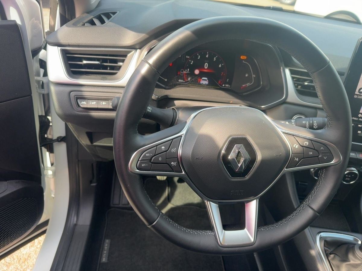 Fahrzeugabbildung Renault Captur Intens TCe 140 Navi 9,3" ACC SHZ Kamera