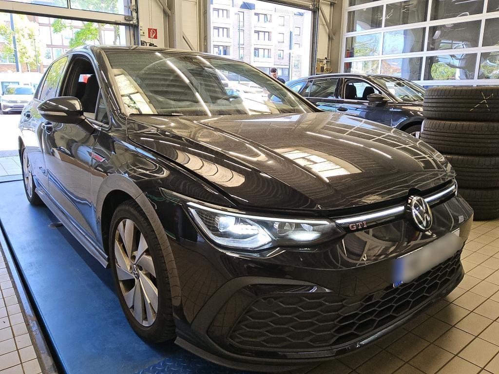 Volkswagen Golf VIII Lim. GTI/PANO/APP CONNECT/KAMERA/DAB+