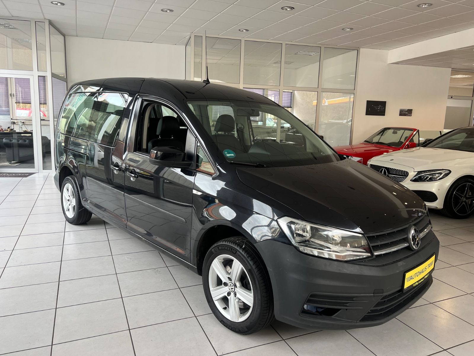 Fahrzeugabbildung Volkswagen Caddy PKW Maxi *MOTOR BEI VW NEU 100.000KM*