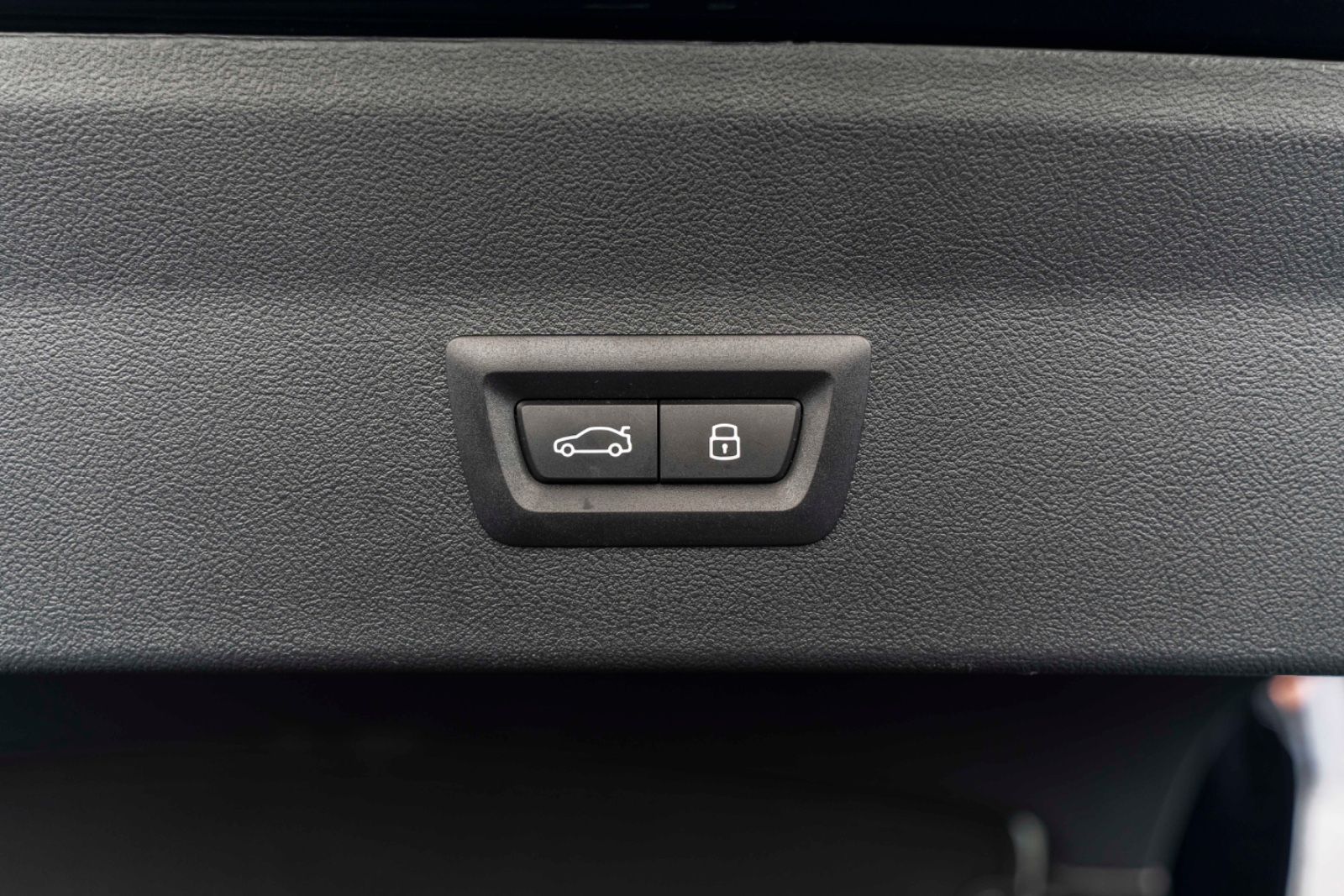 Fahrzeugabbildung BMW X4 M40i M-SPORT HUD H&K 360° CARPLAY LED