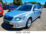 Skoda Octavia 2.0TDI Xenon 1.Hand Insp+TÜV+Garantie - Skoda Octavia aus 2012 mit Diesel-Antrieb: Kombi