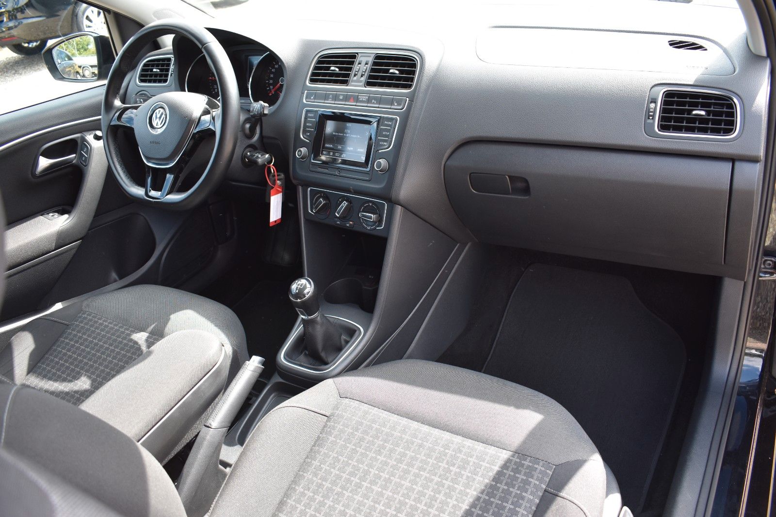 Fahrzeugabbildung Volkswagen Polo V Comfortline/KLIMA/PDC/SITZHEIZUNG/
