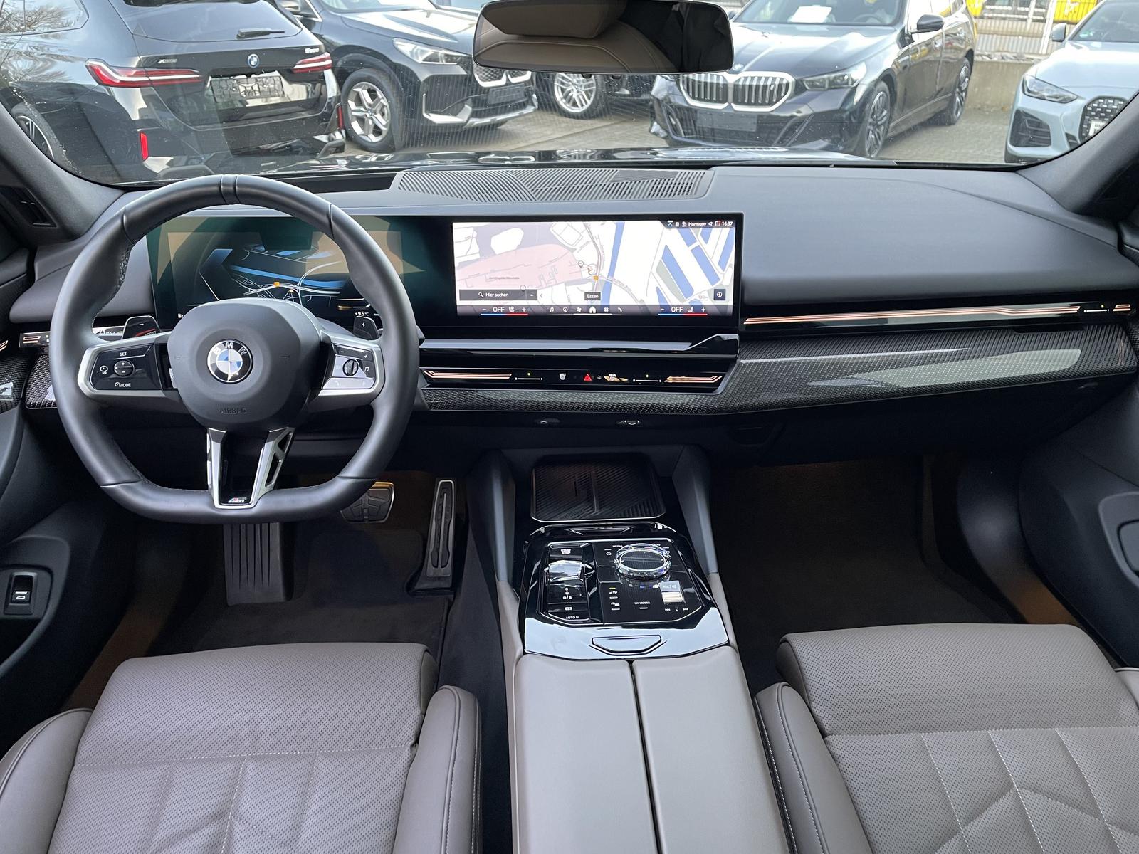 BMW 520i Limo M Sport | AHK Pano Autobahnass. 360Cam