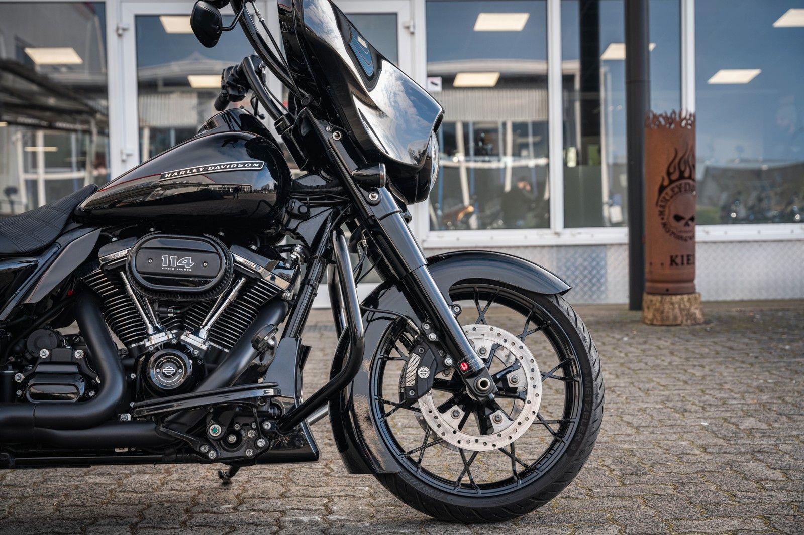 Fahrzeugabbildung Harley-Davidson STREET GLIDE SPECIAL FLHXS  - KESSTECH - WILBERS