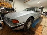 BMW e38 750 iL V12 Individual - BMW 750: E38 750i