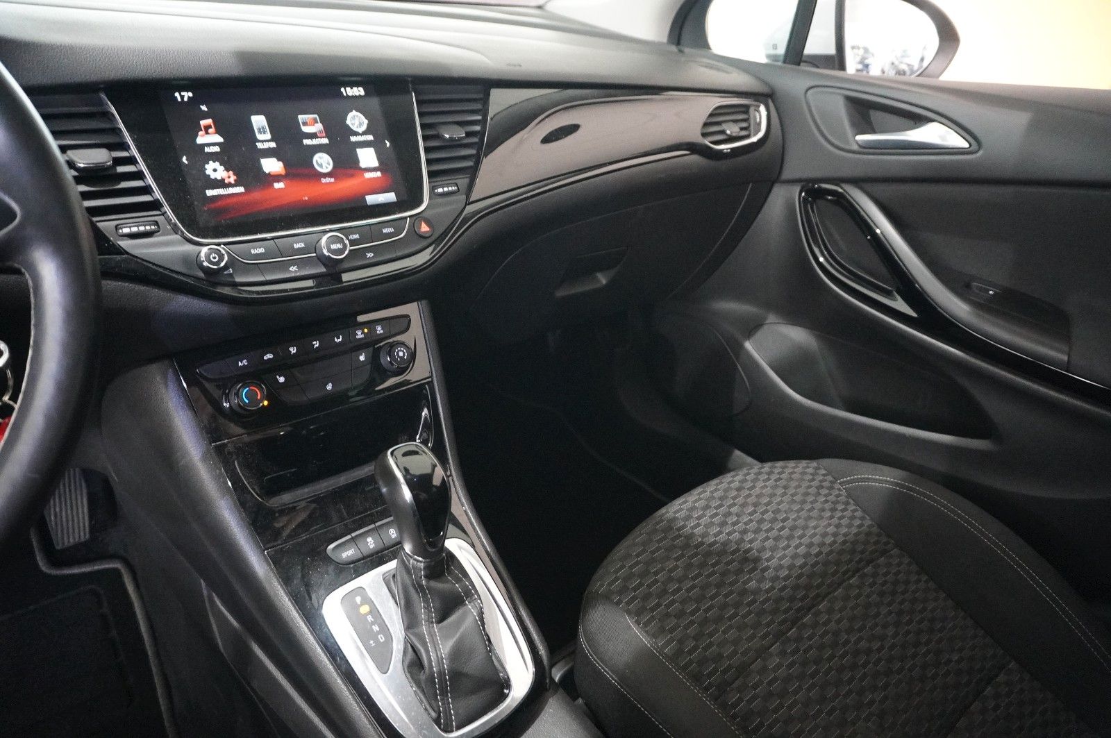 Fahrzeugabbildung Opel Astra K ST 1.4T ON NAVI/LED/KAMERA/SPORT/SH/TEMP