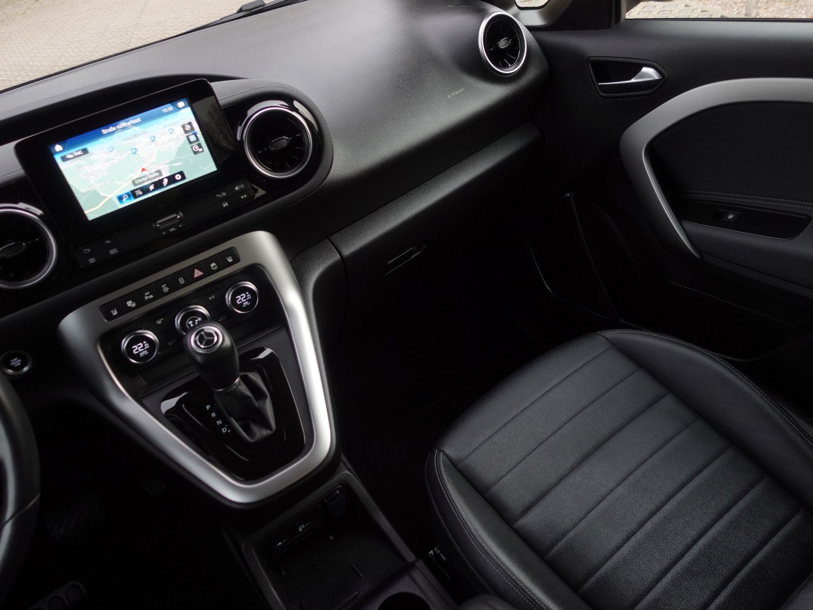 Fahrzeugabbildung Mercedes-Benz T 180 Aut. Progressive AHK MBUX Kamera Premium