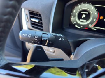 Nissan Qashqai Tekna°Premium Paket°HUD*Pano*Navi*Leder*