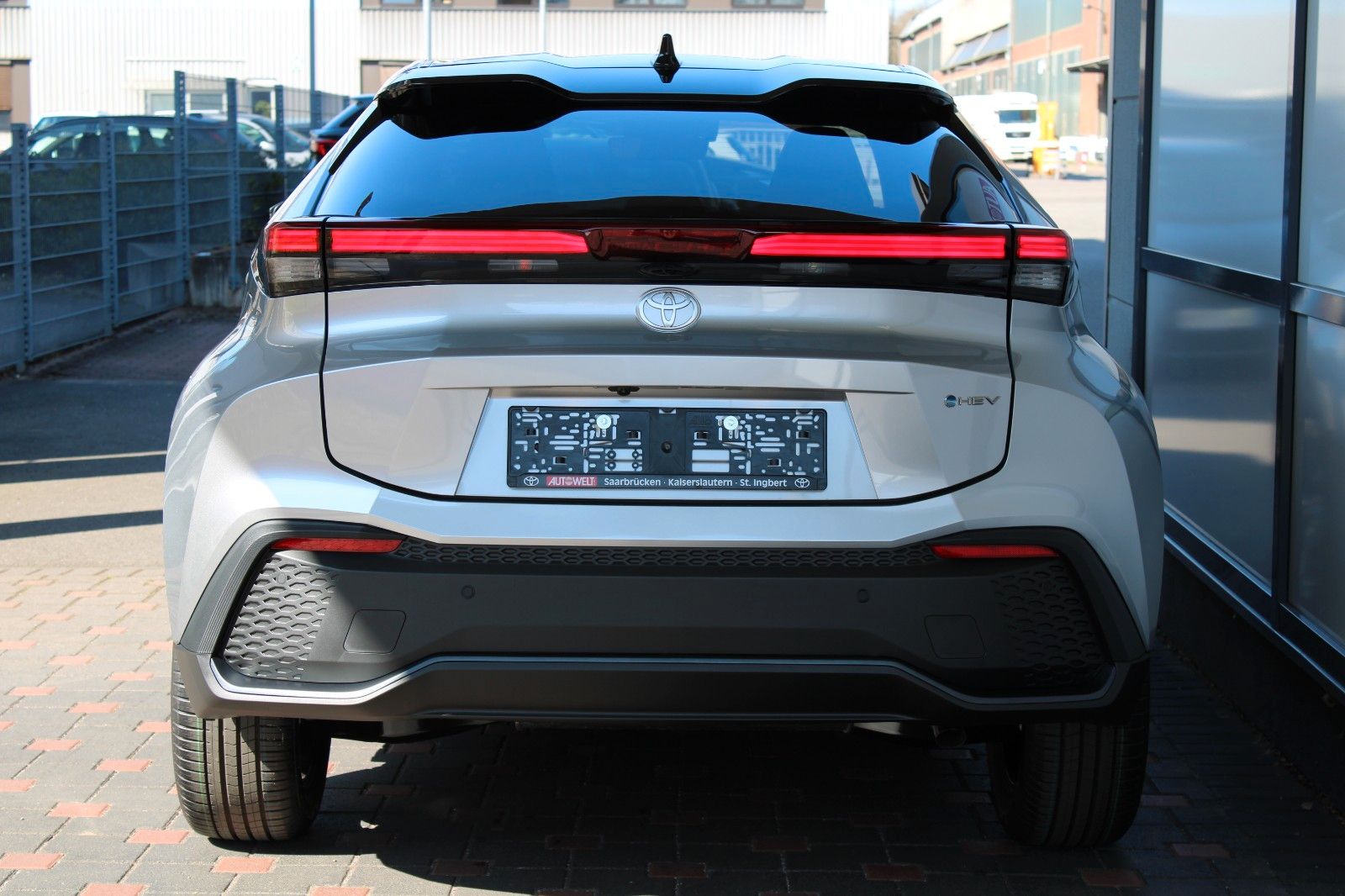 Fahrzeugabbildung Toyota C-HR Hybrid Teamplayer