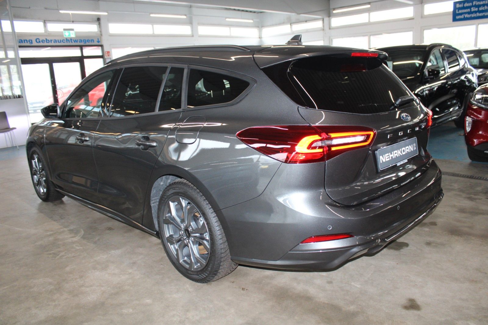 Fahrzeugabbildung Ford Focus ST-Line AHK GJR LED B&O ACC CAM SOFORT