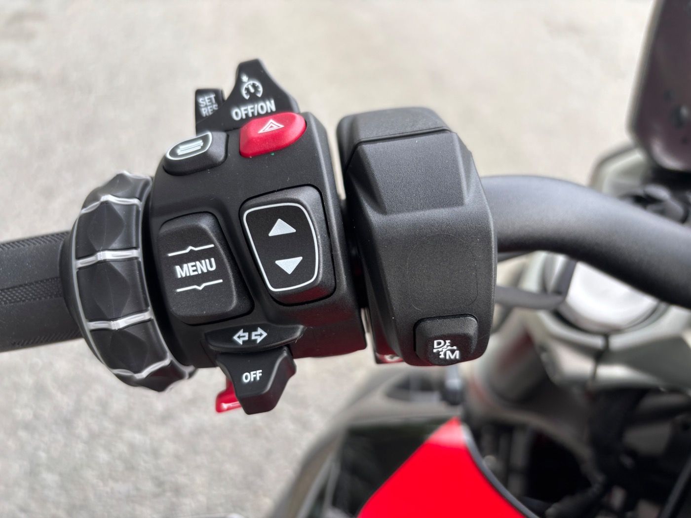 Fahrzeugabbildung BMW R 1300 R Option 719 ASA 3 Pakete