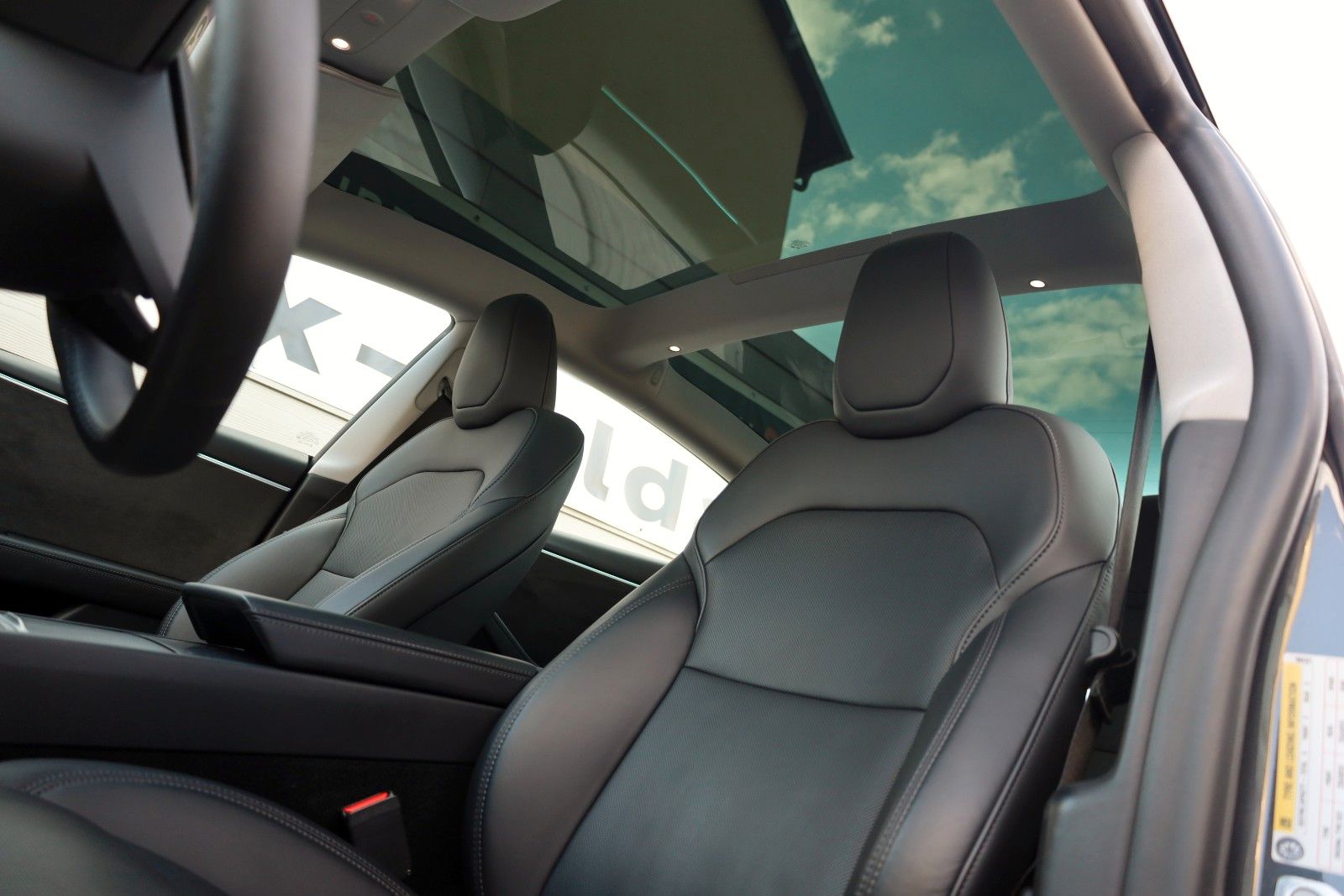 Fahrzeugabbildung Tesla Model 3 Long Range Dual AWD,Navi,Kamera,Panorama