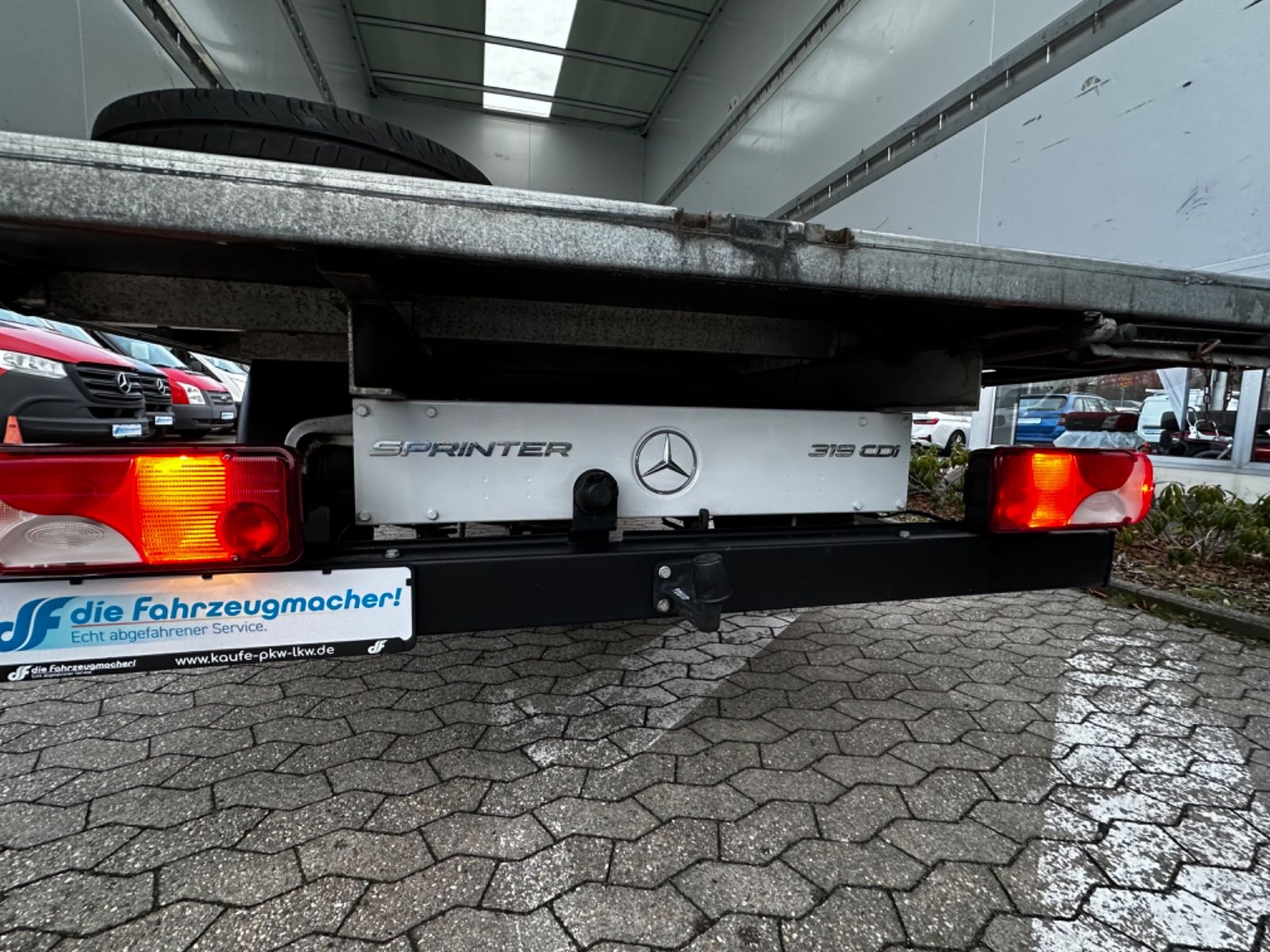 Fahrzeugabbildung Mercedes-Benz Sprinter 319CDi 3,0 V6 Koffer 79tkm AUTOMATIK