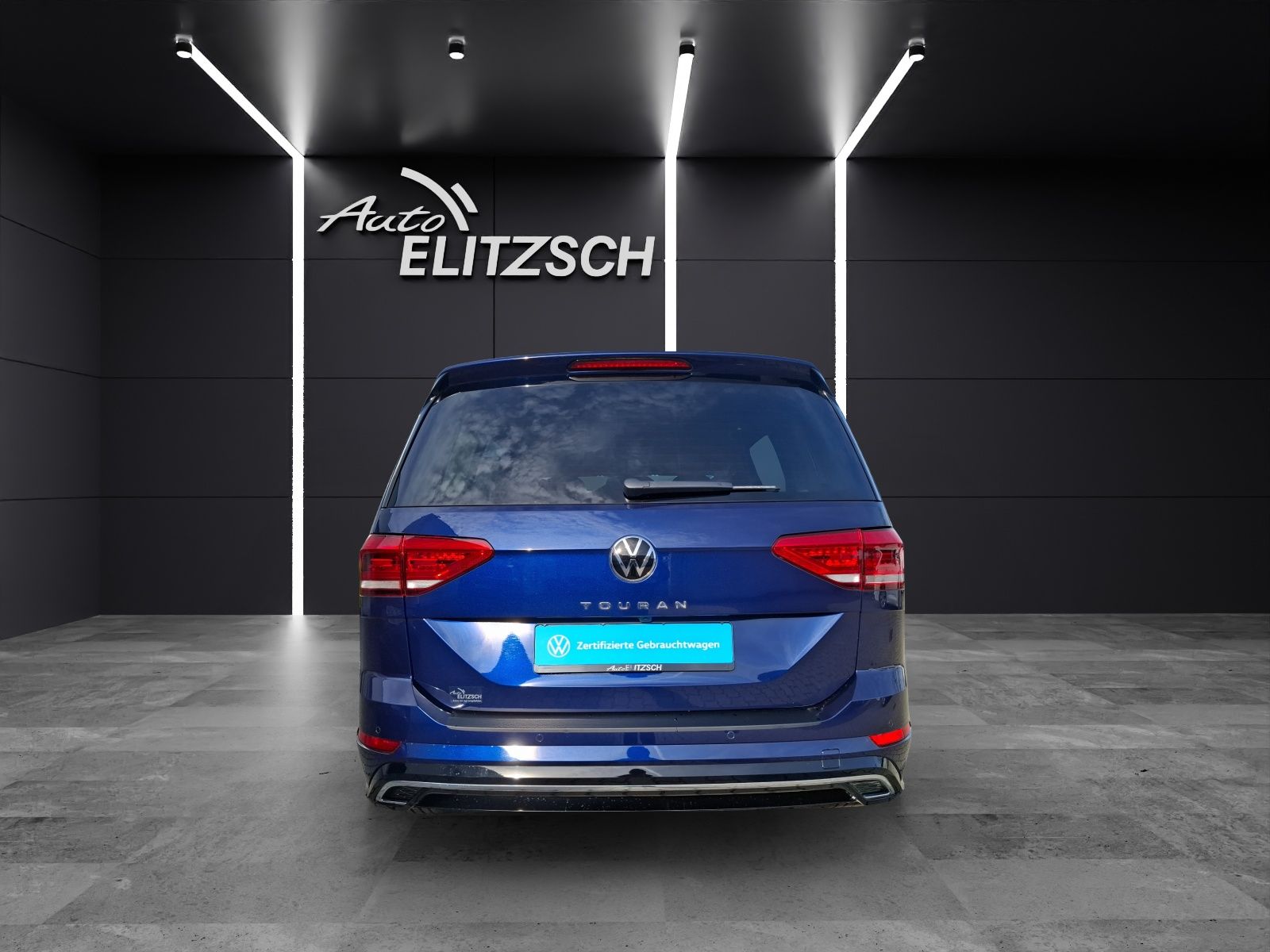 Fahrzeugabbildung Volkswagen Touran TSI Comfortline DSG R-Line LED Navi AID A